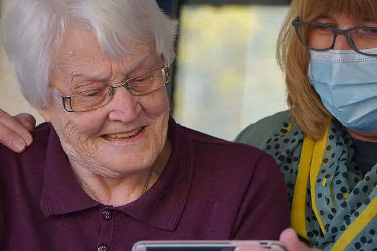 Доглядальниця на дому з проживанням